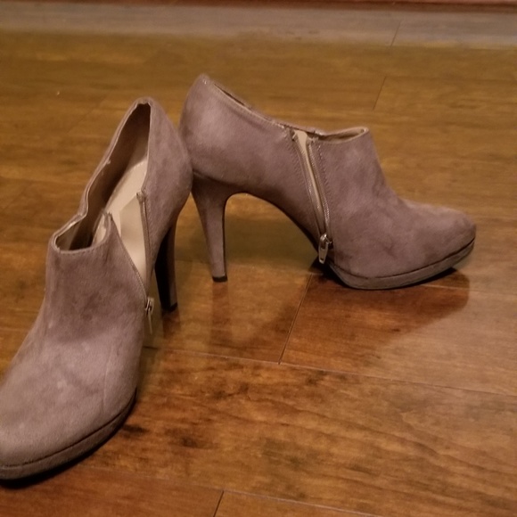 boots - Picture 2 of 4